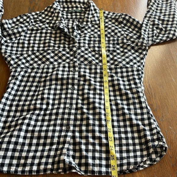 Woolwich Black-and-White Plaid Button-Down Top Size Medium Long Sleeves - Picture 9 of 16